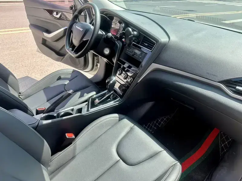 2021 Venucia D60 с пробегом 10 000 км