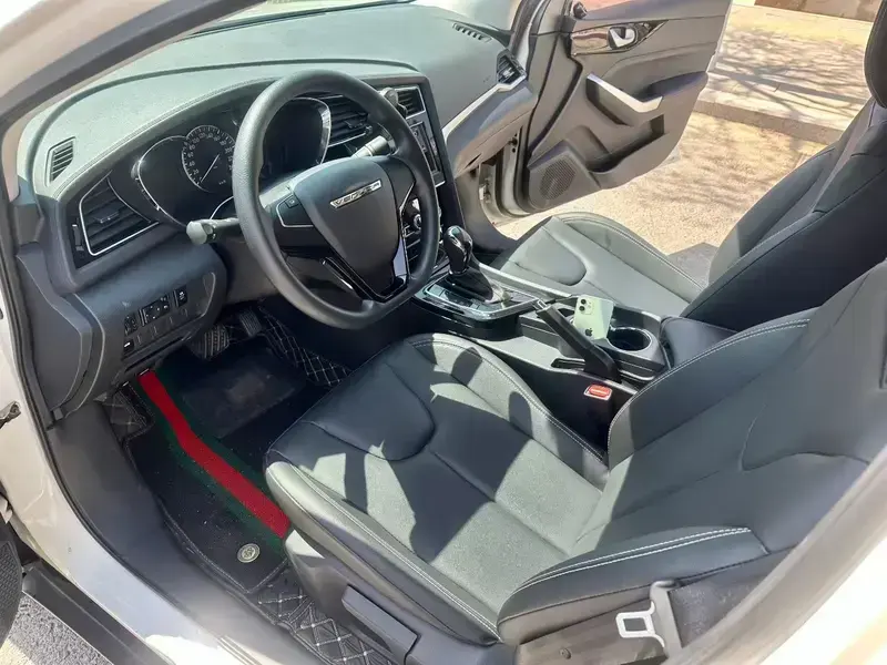 2021 Venucia D60 с пробегом 10 000 км