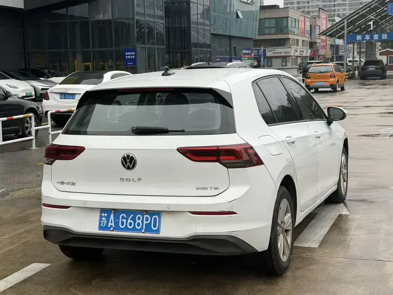 2023 Volkswagen Golf с пробегом 111 000 км