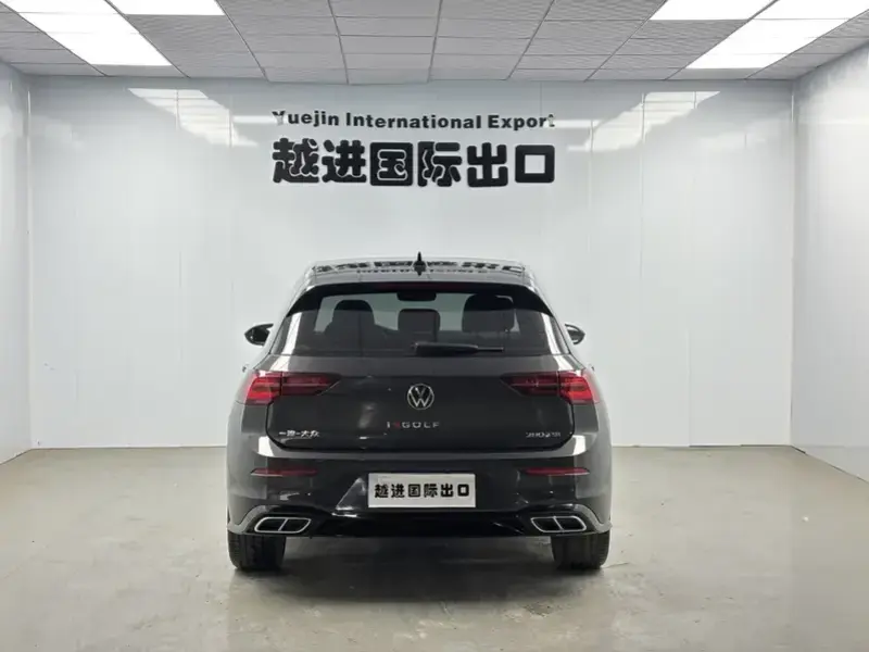 2023 Volkswagen Golf с пробегом 26 000 км
