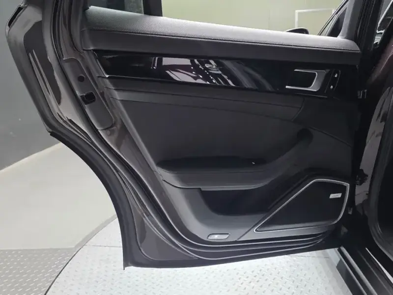 2021 Porsche Panamera с пробегом 8 309 км