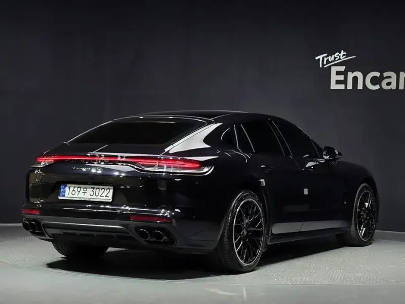 2023 Porsche Panamera с пробегом 39 813 км