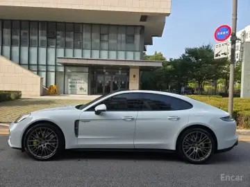 2022 Porsche Panamera с пробегом 18 378 км