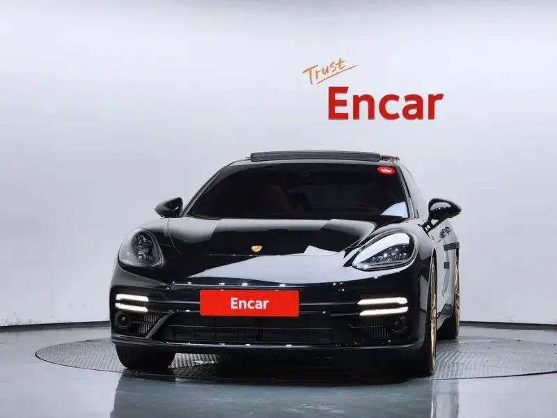 2023 Porsche Panamera с пробегом 10 673 км