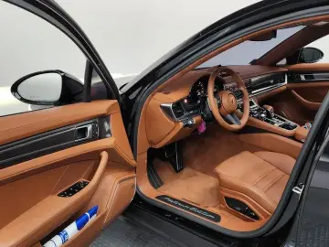 2023 Porsche Panamera с пробегом 10 673 км