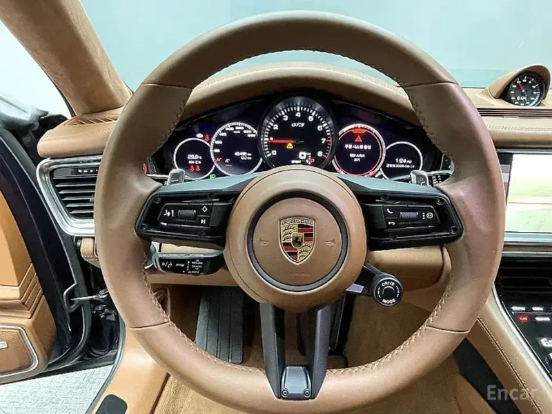 2021 Porsche Panamera с пробегом 45 485 км