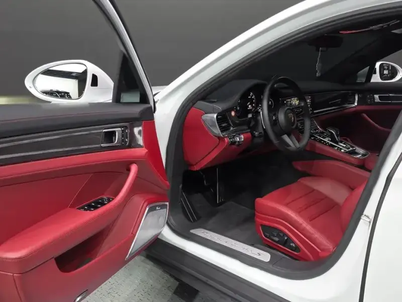 2023 Porsche Panamera с пробегом 48 826 км