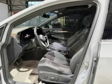 2023 Volkswagen Golf с пробегом 17 000 км