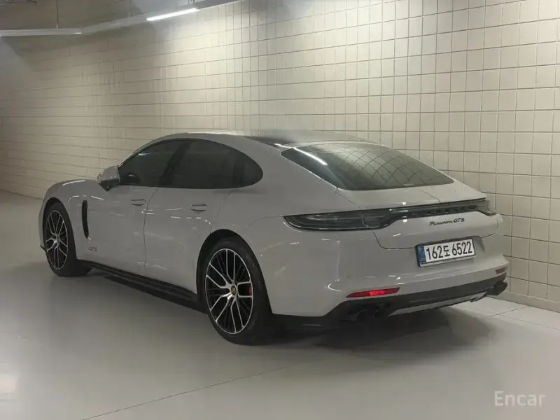 2022 Porsche Panamera с пробегом 56 500 км