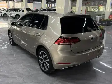 2020 Volkswagen Golf с пробегом 33 000 км