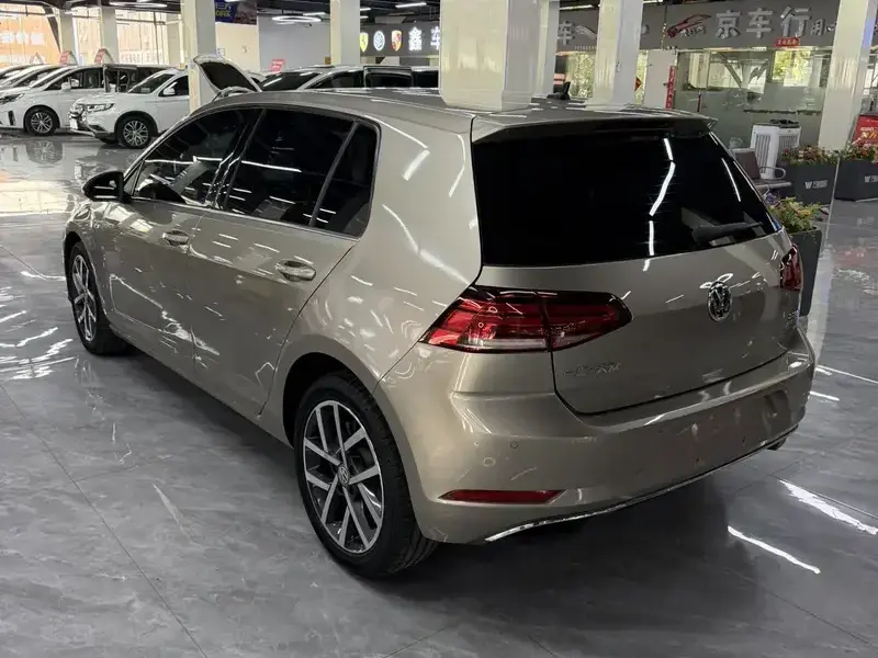 2020 Volkswagen Golf с пробегом 33 000 км