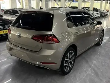 2020 Volkswagen Golf с пробегом 33 000 км