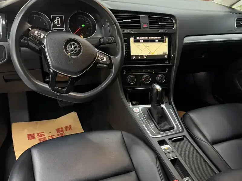 2020 Volkswagen Golf с пробегом 33 000 км