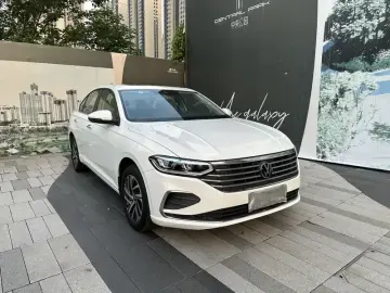 2024 Volkswagen Lavida с пробегом 8 000 км
