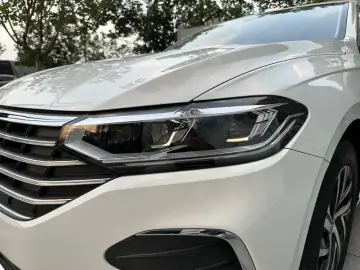 2024 Volkswagen Lavida с пробегом 8 000 км