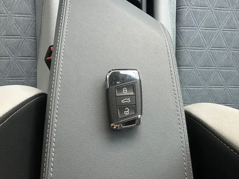 2024 Volkswagen Lavida с пробегом 8 000 км
