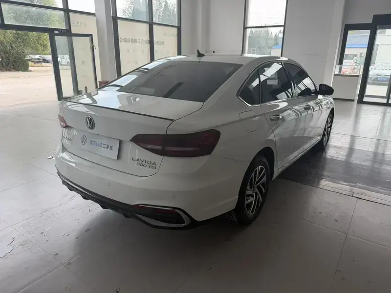 2024 Volkswagen Lavida с пробегом 11 000 км
