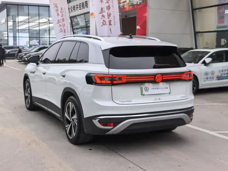 2022 Volkswagen ID.6 с пробегом 51 000 км