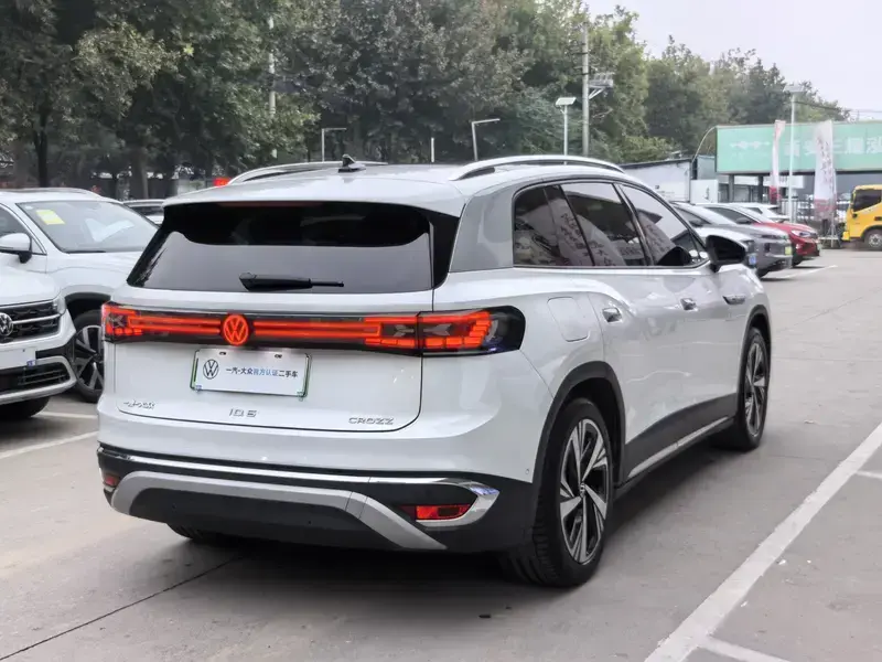 2022 Volkswagen ID.6 с пробегом 51 000 км