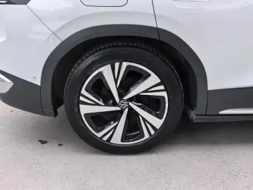 2022 Volkswagen ID.6 с пробегом 51 000 км