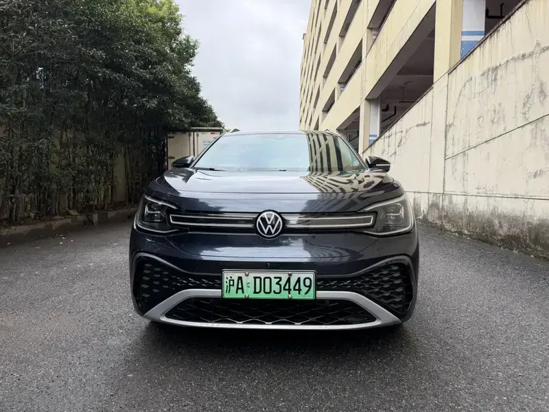 2022 Volkswagen ID.6 с пробегом 26 000 км
