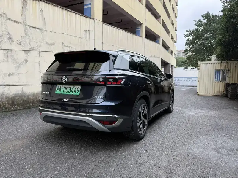 2022 Volkswagen ID.6 с пробегом 26 000 км