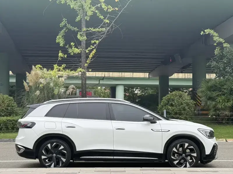 2021 Volkswagen ID.6 с пробегом 82 000 км