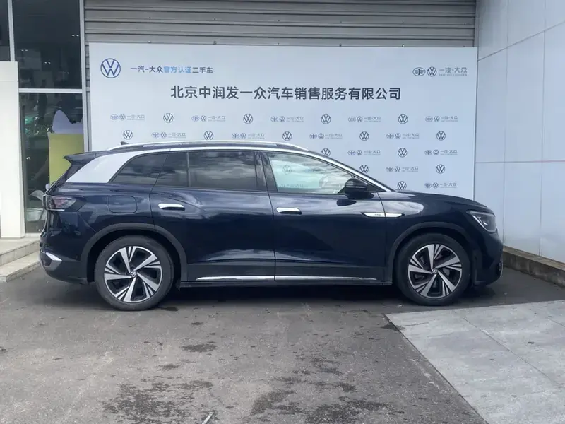 2022 Volkswagen ID.6 с пробегом 33 000 км