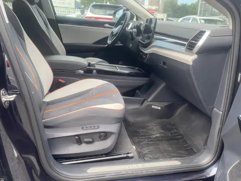 2022 Volkswagen ID.6 с пробегом 33 000 км