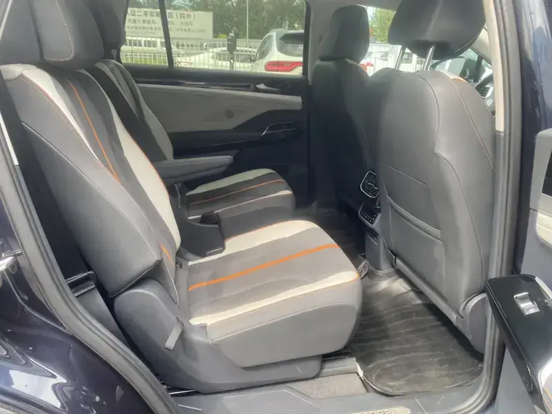 2022 Volkswagen ID.6 с пробегом 33 000 км