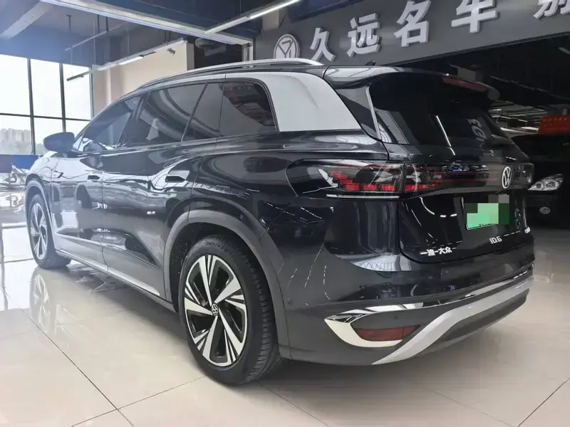 2022 Volkswagen ID.6 с пробегом 46 000 км