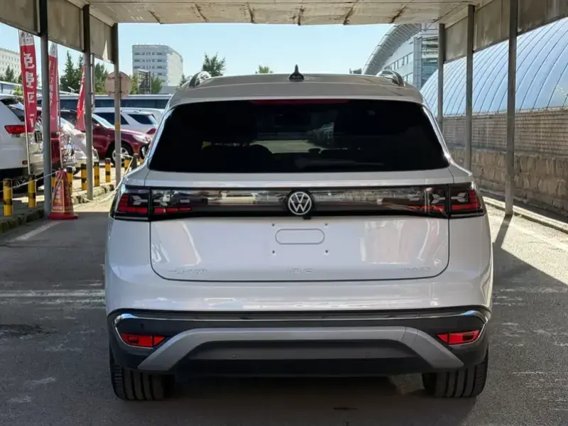 2022 Volkswagen ID.6 с пробегом 40 000 км
