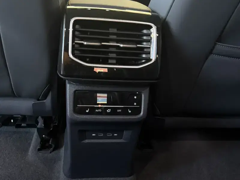 2022 Volkswagen ID.6 с пробегом 40 000 км