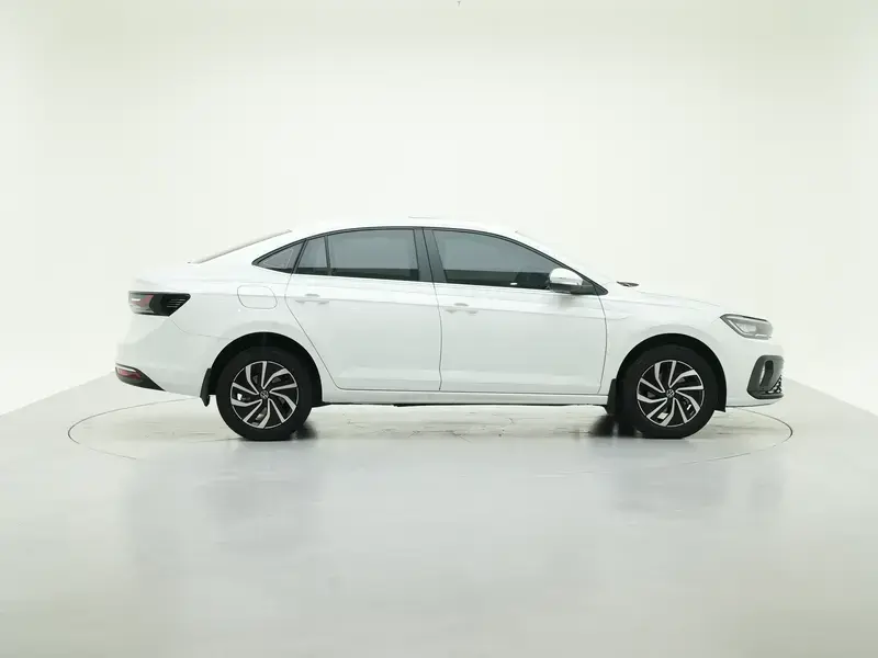 2025 Volkswagen Lavida с пробегом 1 300 км