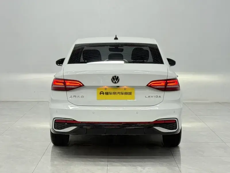 2023 Volkswagen Lavida с пробегом 19 900 км