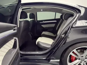 2023 Volkswagen Magotan с пробегом 33 800 км