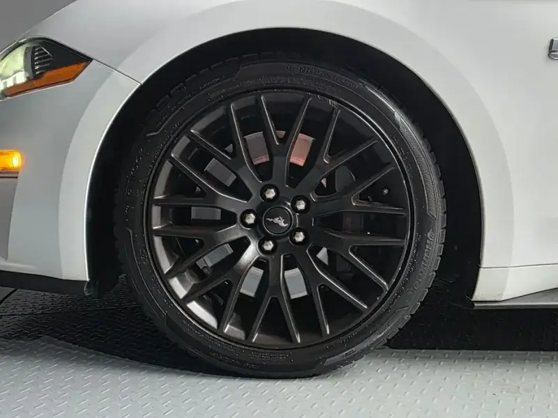 2022 Ford Mustang с пробегом 37 301 км