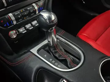 2022 Ford Mustang с пробегом 38 352 км