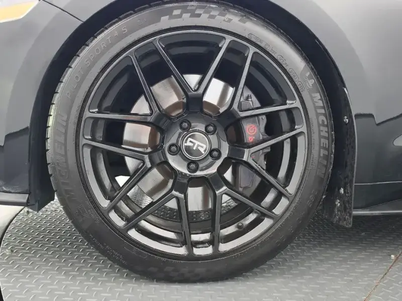 2022 Ford Mustang с пробегом 47 407 км