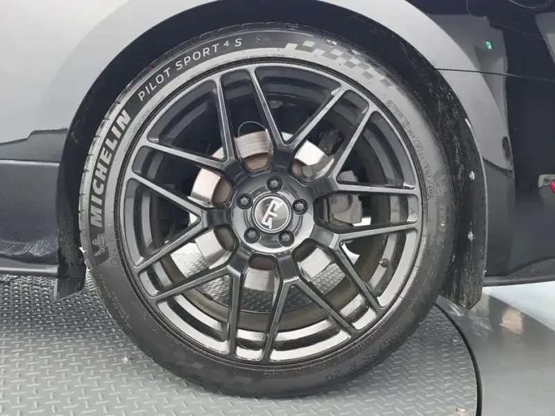 2022 Ford Mustang с пробегом 47 407 км