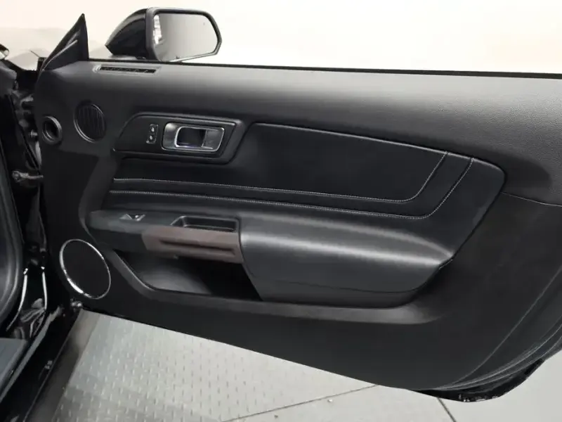 2022 Ford Mustang с пробегом 47 407 км