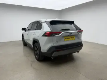2020 Toyota RAV4 с пробегом 68 600 км