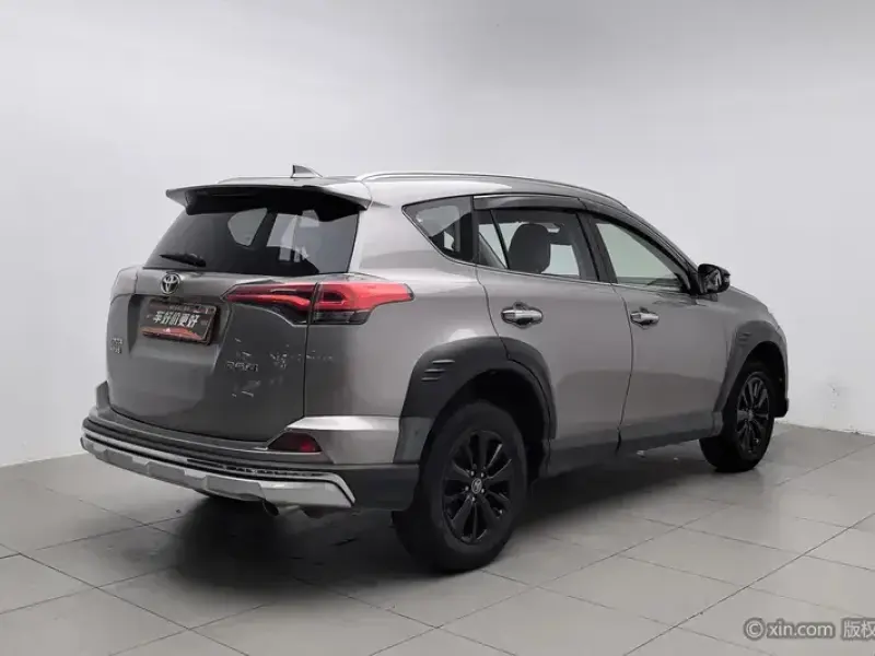 2019 Toyota RAV4 с пробегом 102 400 км