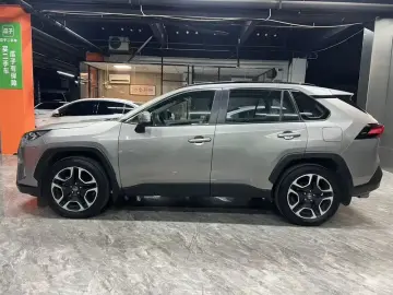 2020 Toyota RAV4 с пробегом 100 000 км