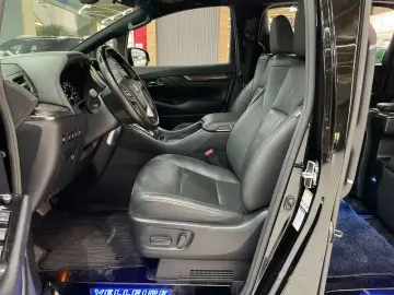 2021 Toyota Vellfire с пробегом 66 000 км