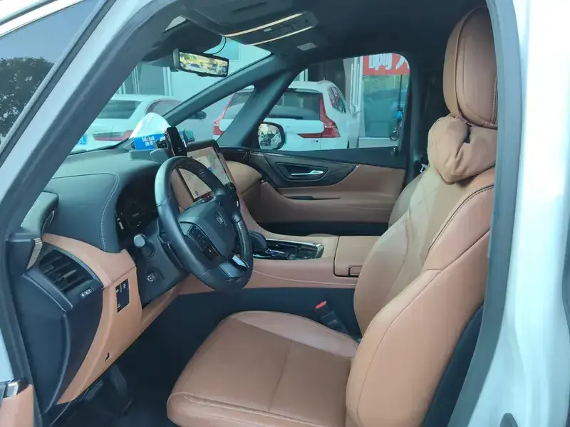 2023 Toyota Vellfire с пробегом 47 800 км
