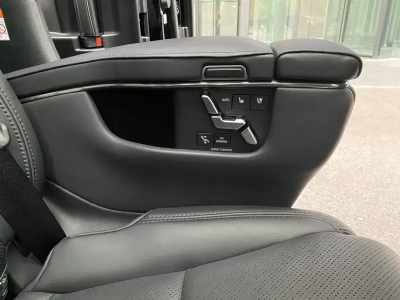 2023 Toyota Vellfire с пробегом 80 000 км