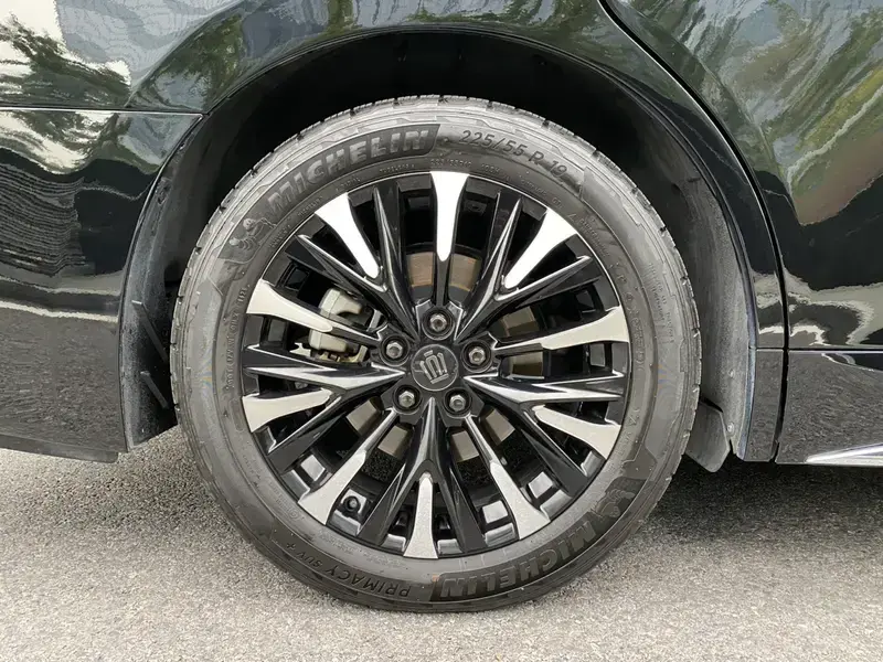 2023 Toyota Vellfire с пробегом 80 000 км