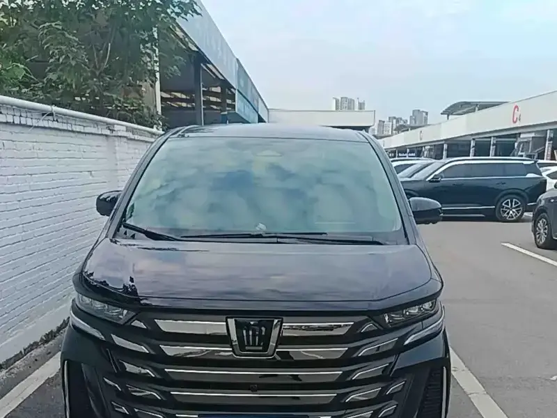 2024 Toyota Vellfire с пробегом 47 000 км