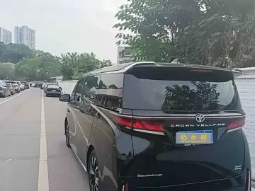 2024 Toyota Vellfire с пробегом 47 000 км